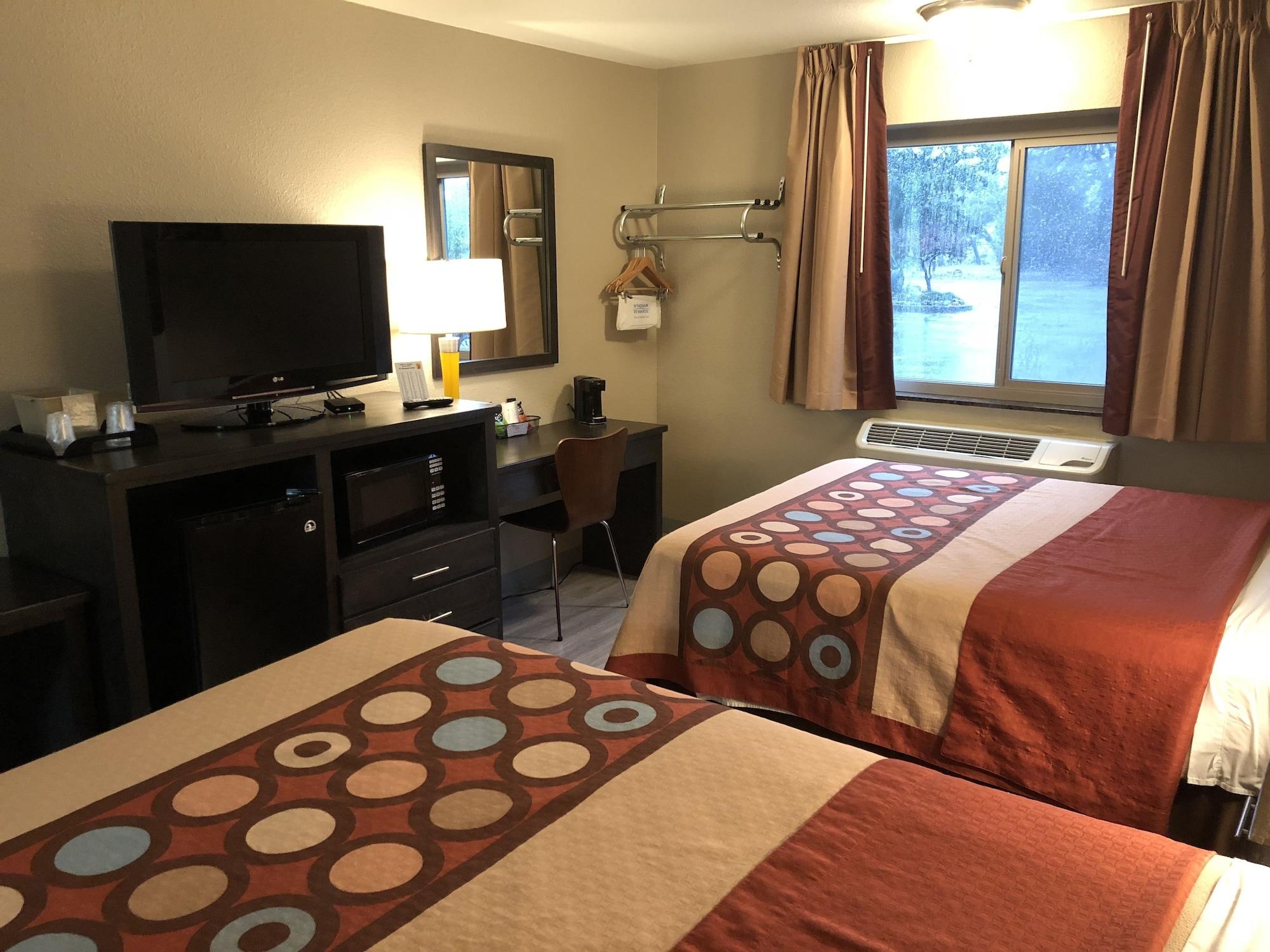 Super 8 By Wyndham Redding Hotel Buitenkant foto