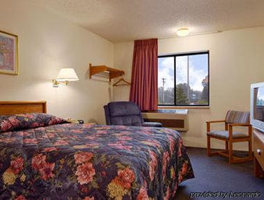 Super 8 By Wyndham Redding Hotel Kamer foto