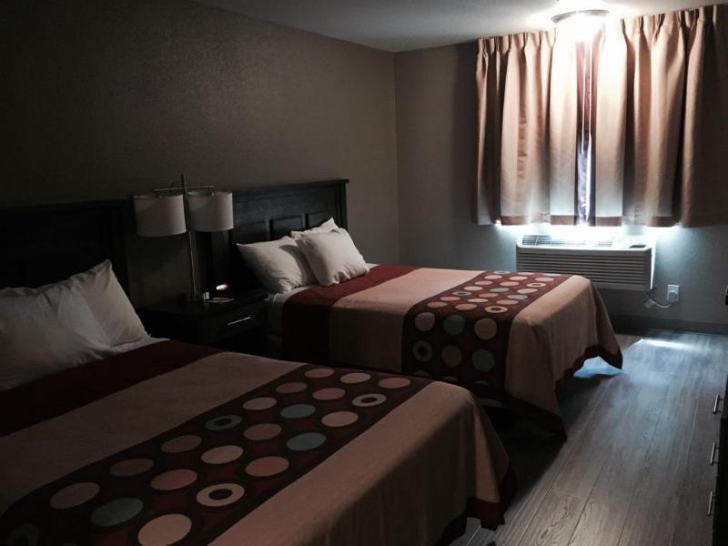 Super 8 By Wyndham Redding Hotel Buitenkant foto