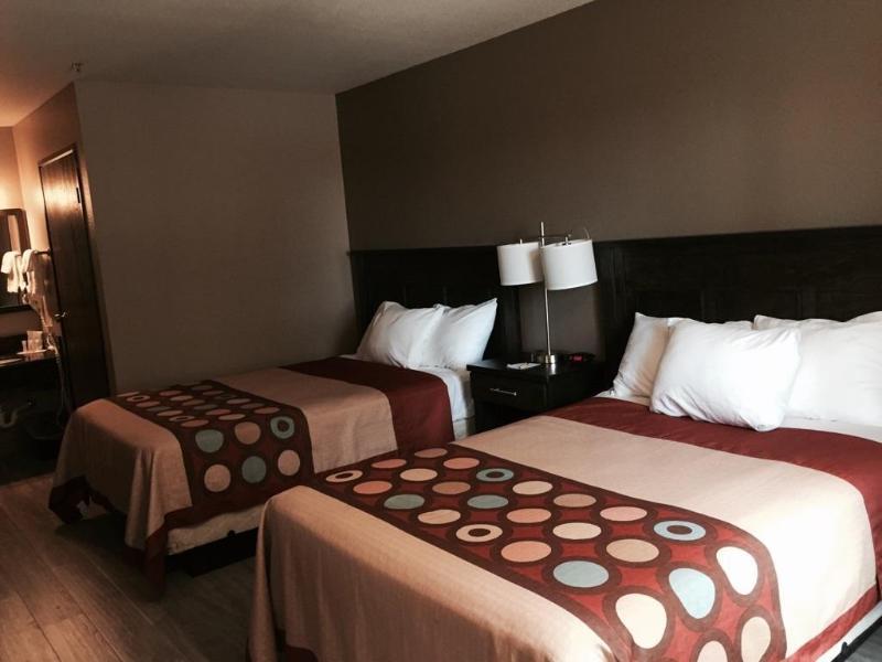 Super 8 By Wyndham Redding Hotel Buitenkant foto